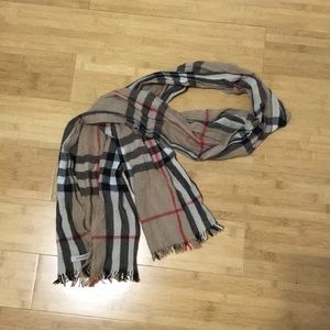 Burberry classic check wool scarf